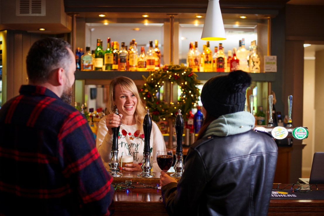 Spending in pubs surges as Brits flock to beer gardens